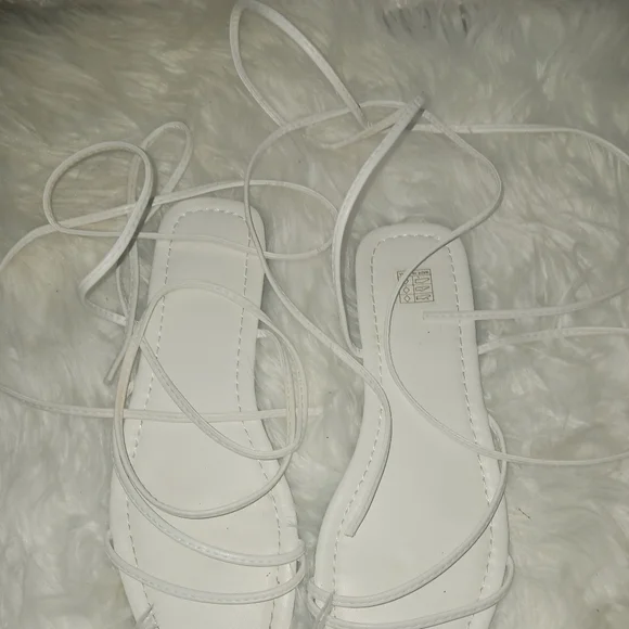 Women white open toe lace up flat sandals - Picture 5 of 9